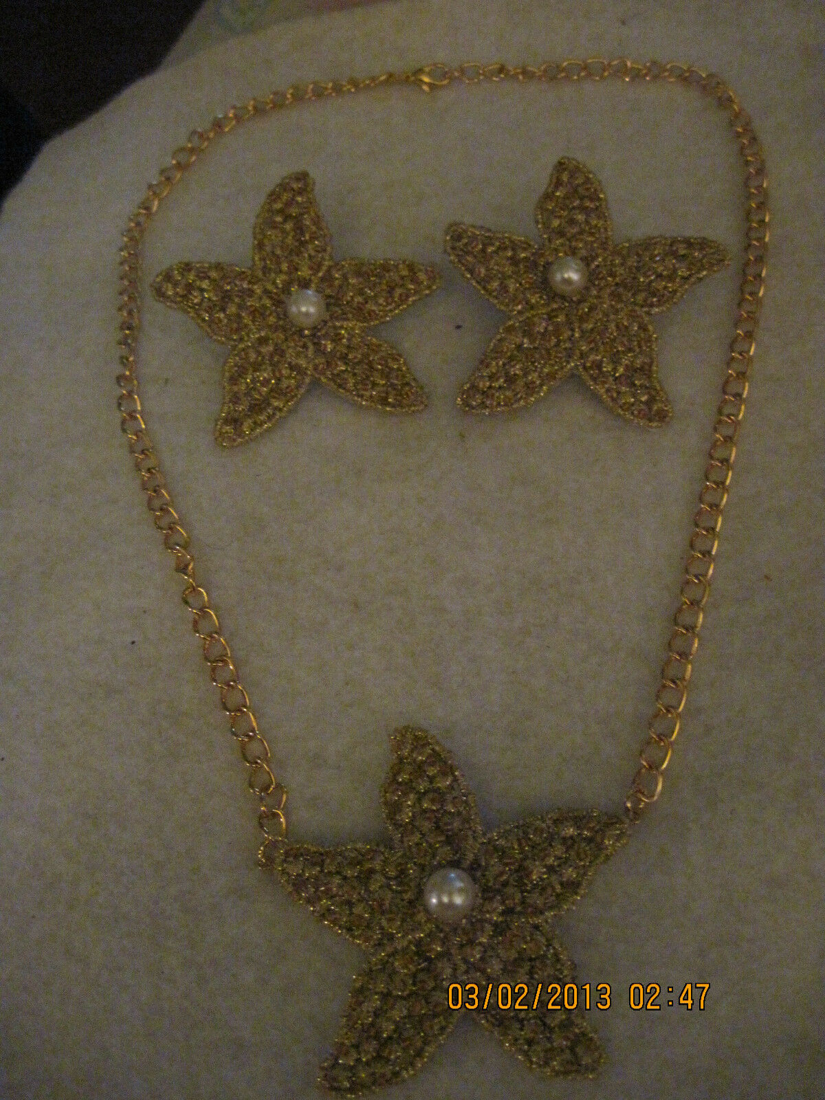 Beautiful Vintage 50's Cloth Starfish Necklace & Earrings Set..reclaimed..#1364h