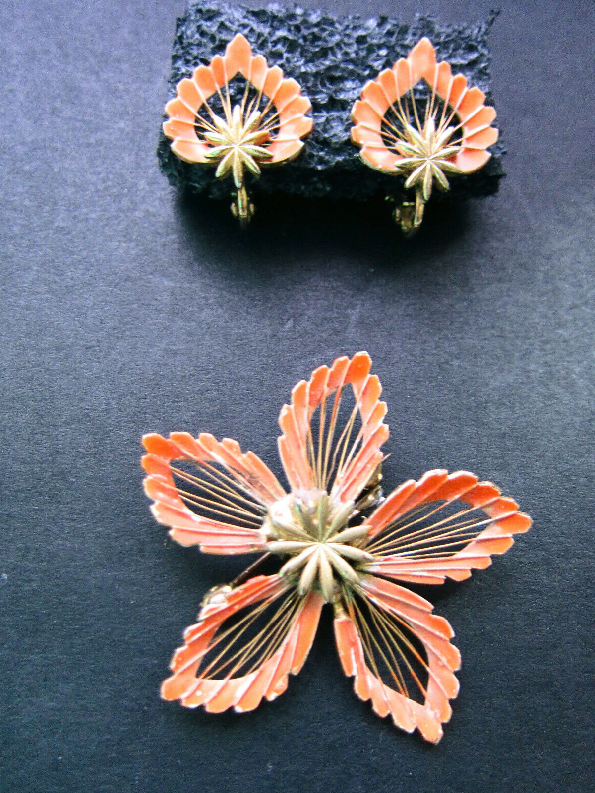 Retro Vintage Flower/heart Design  Demi Parure Brooch/pin & Clip On Earrings
